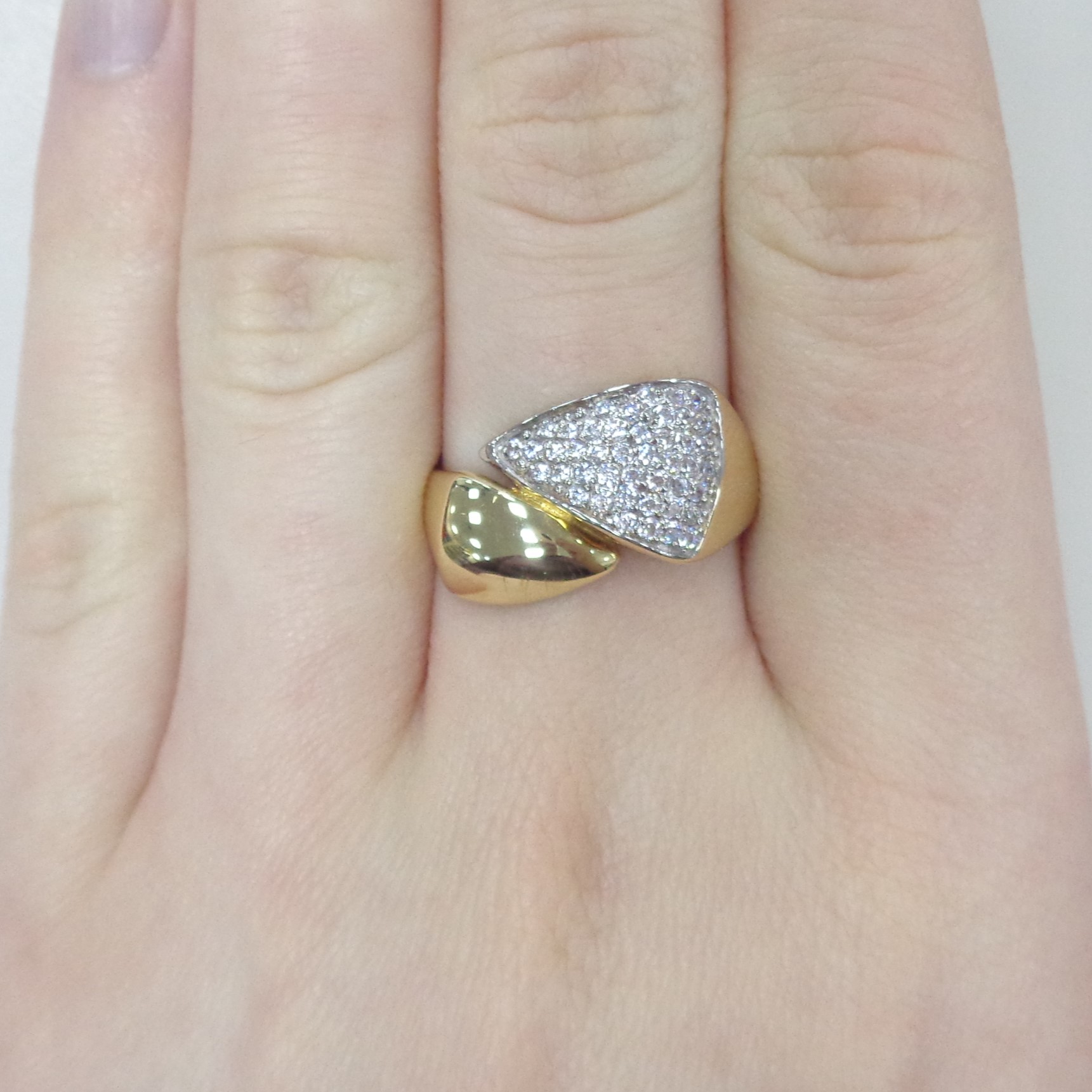 Золотое кольцо 585 пробы; желтое золото; родий; вставки 44 Фианит бесцв.;